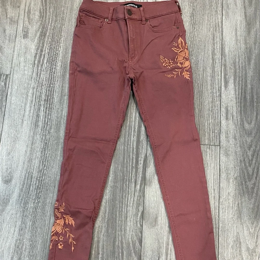 Express High Rise Supersoft Rose Gold Embroidered Stretchy Leggings Sz 0 or 2 - Picture 6 of 13